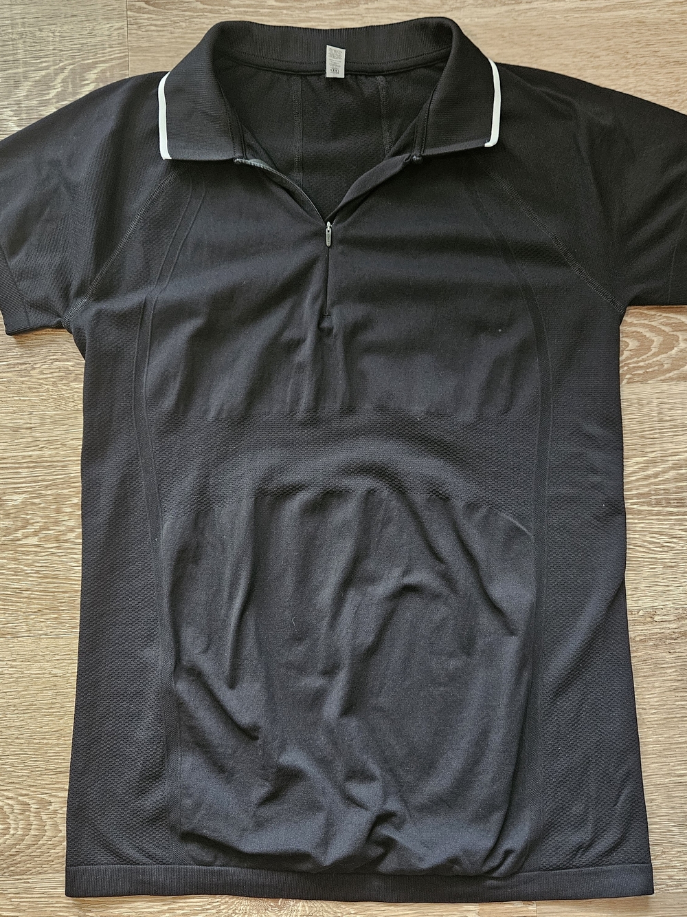 Athleta Black Short-Sleeve Polo with White Collar Trim Size Large